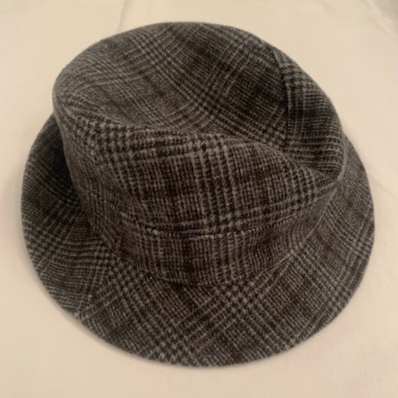 Club Monaco hat - Picture 1 of 7